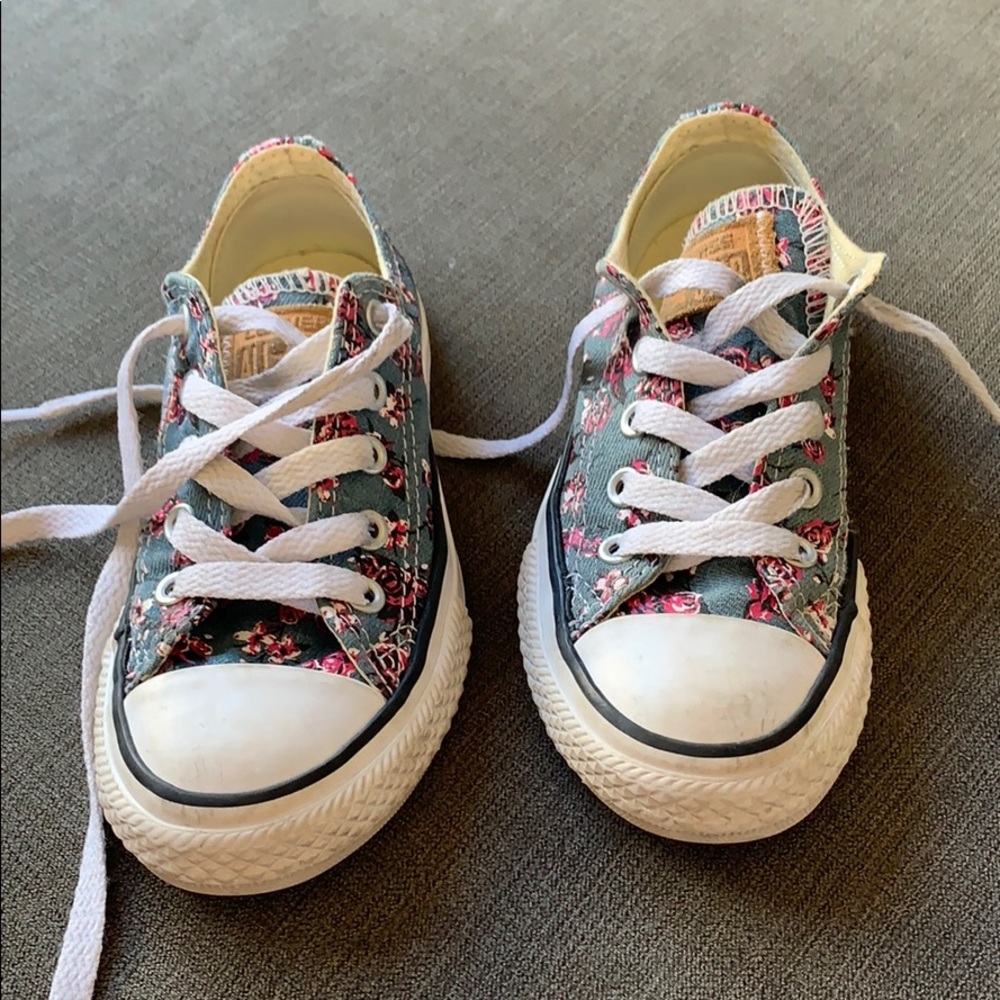 Kids converse